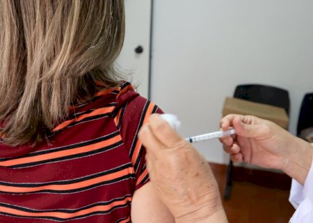 Município de Caarapó adere à campanha Saúde Vacina Mais Cuidar de quem Cuida e inicia vacinação de profissionais de saúde