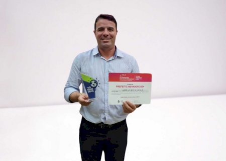André Nezzi recebe o prêmio Prefeito Inovador 2024