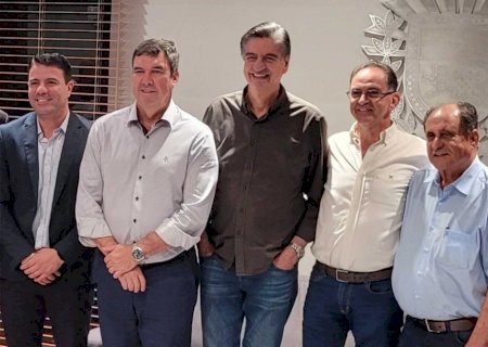 Vice-Prefeito Gordo da Tigre acompanha André Nezzi em reunião que garantiu recursos estaduais de mais de R$ 20 milhões para Caarapó