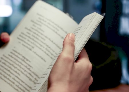 Dia Mundial do Livro: psicóloga da Cassems explica como a leitura pode contribuir com a saúde mental