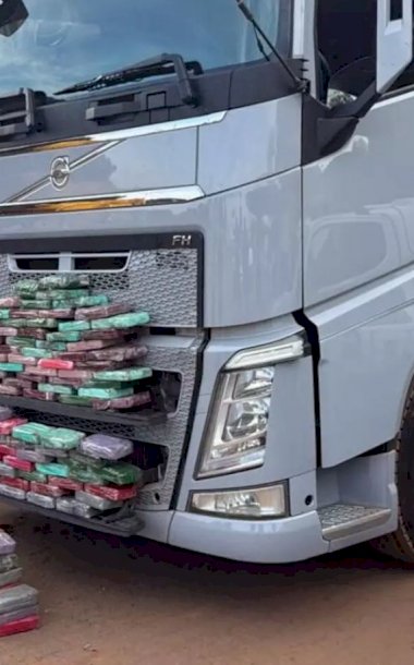 Polícia encontra 121 tabletes de cocaína em estepes de carreta com soja que saiu de Caarapó