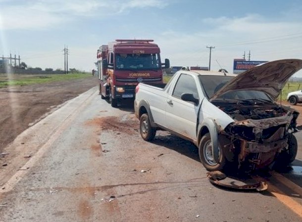 Veículos colidem na BR-163 entre  Dourados e Caarapó e deixam feridos