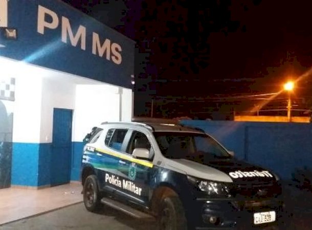 Carro e moto colidem em Caarapó e condutores acabam presos; um por embriaguez e outro por desacato
