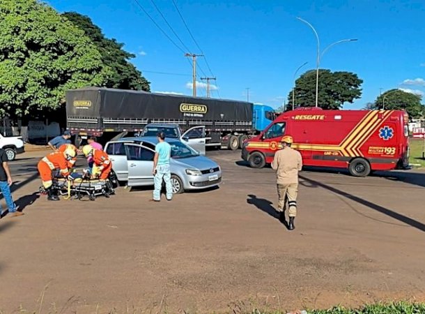 Acidente entre carro e caminhonete deixa duas mulheres feridas e reacende debate sobre segurança em cruzamento da BR-163 em Caarapó