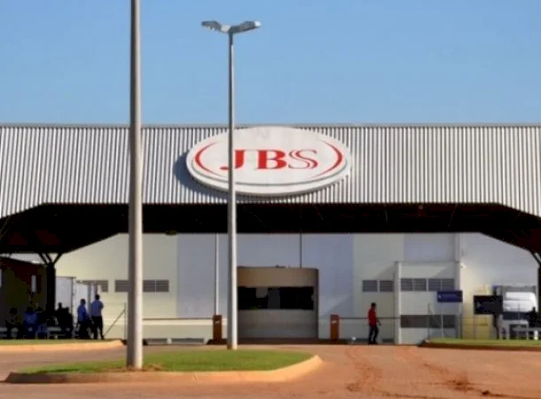 JBS abre vagas de emprego em Caarapó para áreas de produção, agropecuária e manutenção
