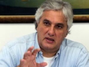 Sozinho, PT não consegue construir projeto