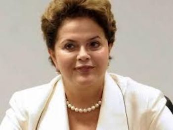 Dilma: 'Lula não vai voltar porque ele não saiu'