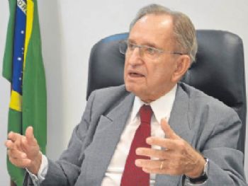 'Tenho saudade do tempo em que pelo menos havia respeito à palavra' , diz senador Figueiró
