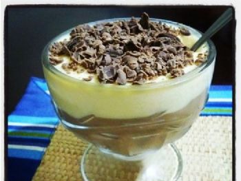 Mousse de maracujá com chocolate