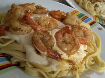 Fettuccine com Camarões Flambados