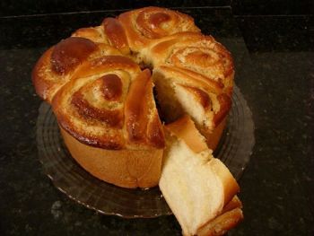 Rosca de coco (pão doce)