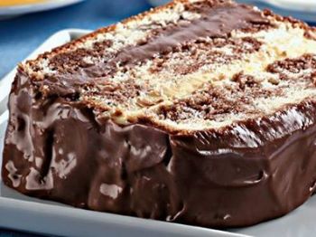 Bolo Mármore de Baunilha e Chocolate