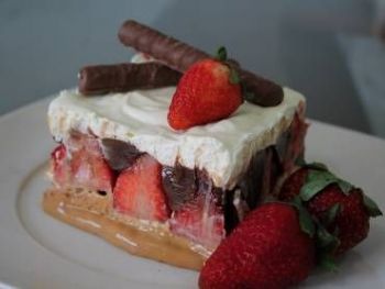 Sobremesa rapidex pra hoje: torta sensação de morango