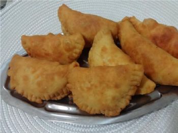 Pastel chinês tem a massa bem leve  e macia; Experimente essa receita