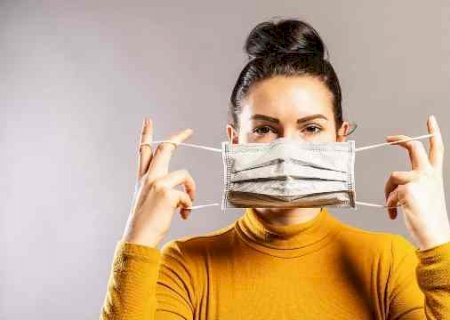 Máscara de 3 camadas protege 100% contra gotículas de espirro e tosse