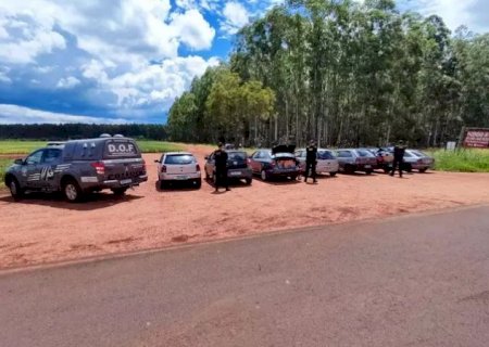Comboio de 7 carros é apreendido com R$ 332 mil em contrabando