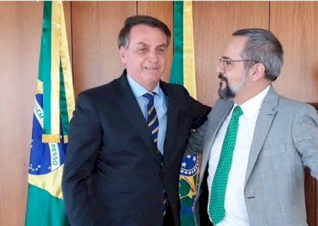 Demitidos e magoados: ex-ministros investem contra Bolsonaro