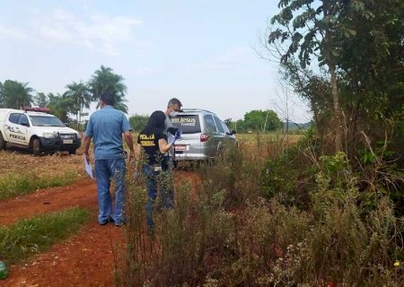 Homem encontrado em valeta foi assassinado com oito facadas