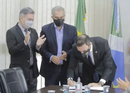 Reinaldo empossa Roberto Gurgel como novo diretor-geral da Polícia Civil de MS