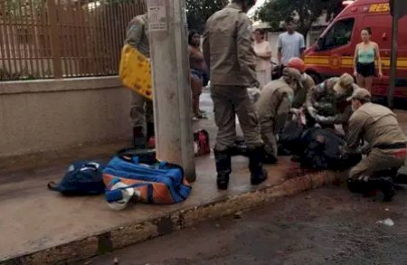 Mulher desrespeita preferencial, atinge moto e homem morre