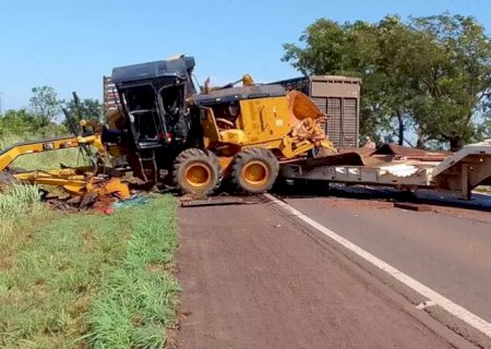 Sobrevivente de acidente entre carretas, caminhoneiro teve a perna amputada