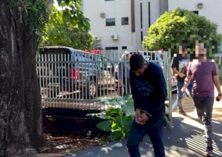 Assassino de Jhonatan B se apresenta à polícia e alega legítima defesa