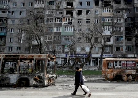 Autoridades tentarão retirar civis de Mariupol enquanto bombardeios continuam