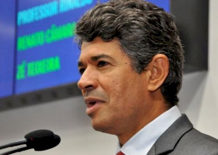 Após 16 anos no partido, deputado oficializa saída do PSDB