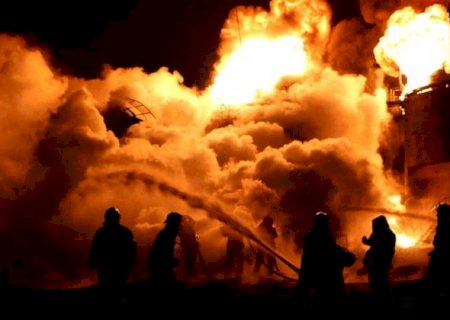Rússia volta a atacar Mariupol e Kharkiv e bombardeia depósito de petróleo em Dnipro