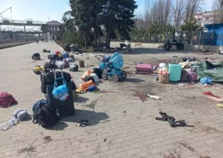 Ucrânia: dezenas morrem em ataque russo a estação de trem