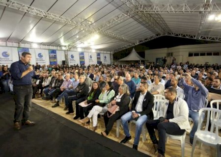 Ato em apoio a Riedel reúne 500 vereadores dos 79 municípios do Estado na Capital
