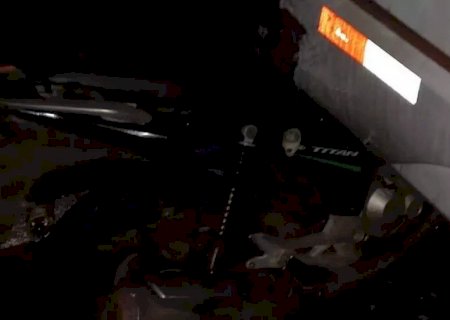 Motociclista bate na traseira de ônibus parado no acostamento e morre na BR-158