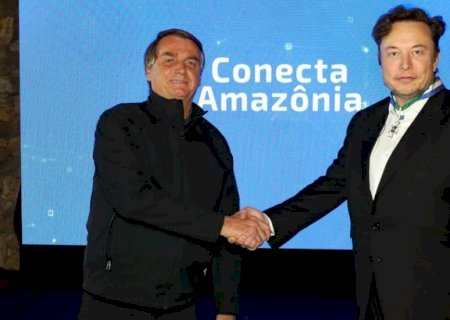 Bolsonaro anuncia parceria com Musk sem previsão de licitação
