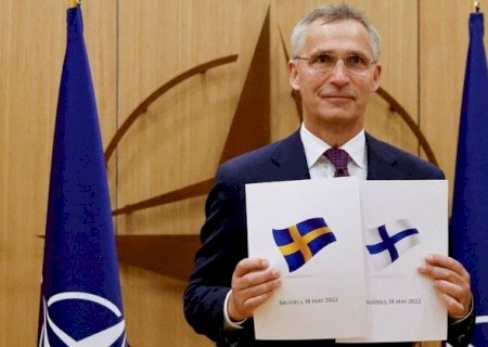 Finlândia e Suécia apresentam pedidos de entrada à Otan>