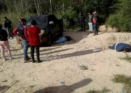 Dois homens são executados a tiros em emboscada na fronteira