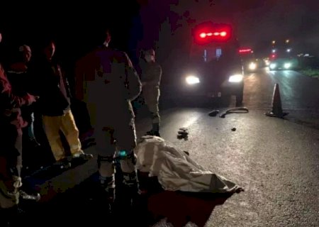 Idoso de 76 anos morre após ser atropelado por caminhonete