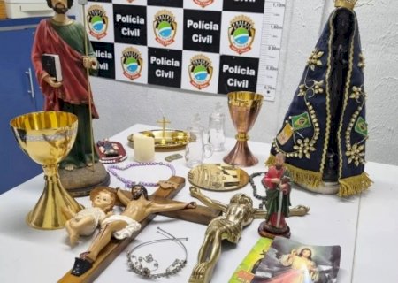 Estudantes furtam objetos de igreja católica e trocam por droga