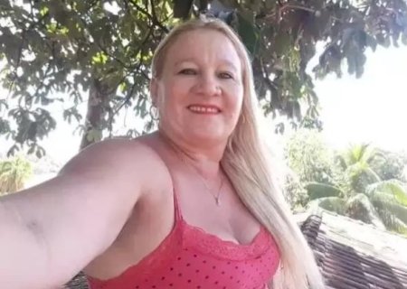 Mulher morre ao ser arremessada para fora de veículo em capotagem