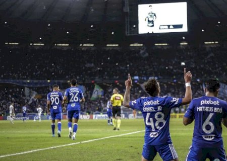 Cruzeiro vence no Mineirão e amplia vantagem na liderança da Série B>