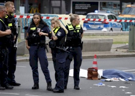 Atropelamento deixa pelo menos um morto e mais de 12 feridos no centro de Berlim