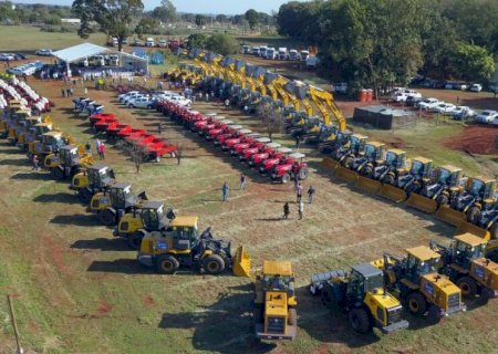 Bodoquena recebe maquinário para agricultura familiar, após indicação de Neno Razuk