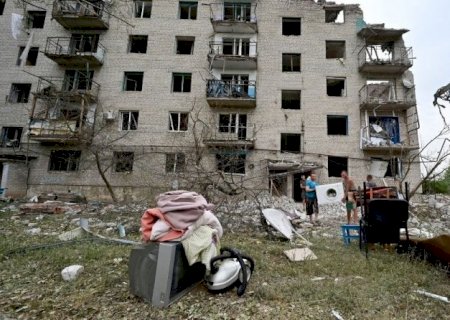 Míssil russo atinge edifício residencial e deixa 15 mortos no leste da Ucrânia