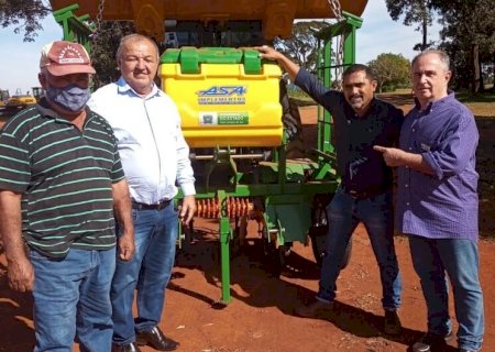 Agricultura familiar terá reforço de maquinário após pedido de Neno Razuk