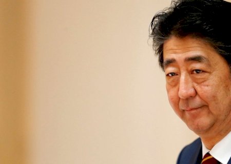 Ex-premiê Abe Shinzo é sepultado em Tóquio