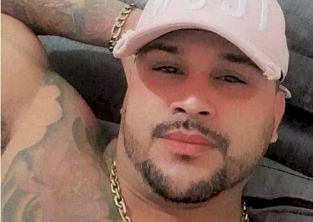 Homem é assassinado por amigo e tiros causam corre-corre em praça lotada