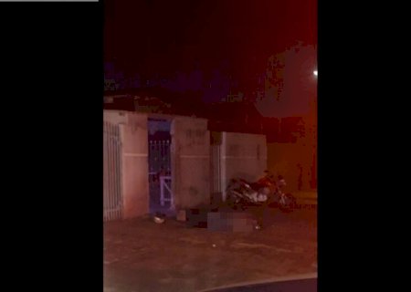 Homem de 43 anos é assassinado a facadas nesta madrugada