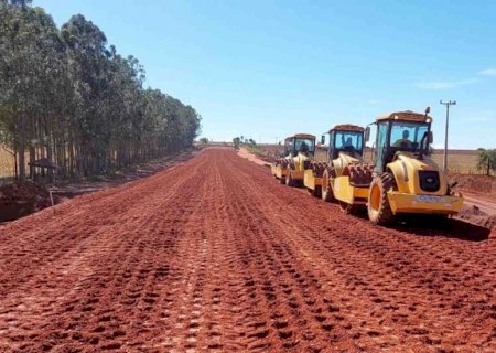 Obra de R$ 45 milhões, MS-270 terá 21 km de asfalto concluído na próxima semana