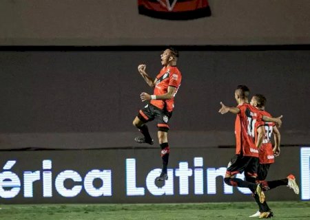Atlético-GO massacra Nacional e vai à semifinal da Sul-Americana