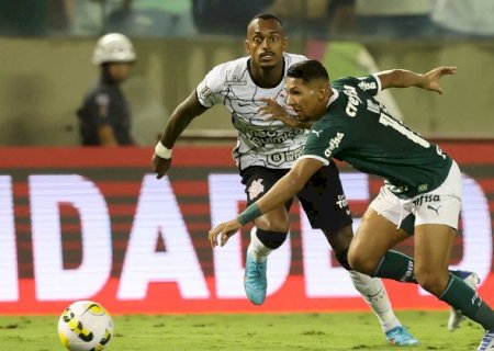 Corinthians e Palmeiras duelam no Brasileirão