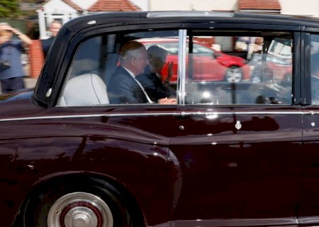 Rei Charles 3º chega a Londres para o primeiro discurso no trono